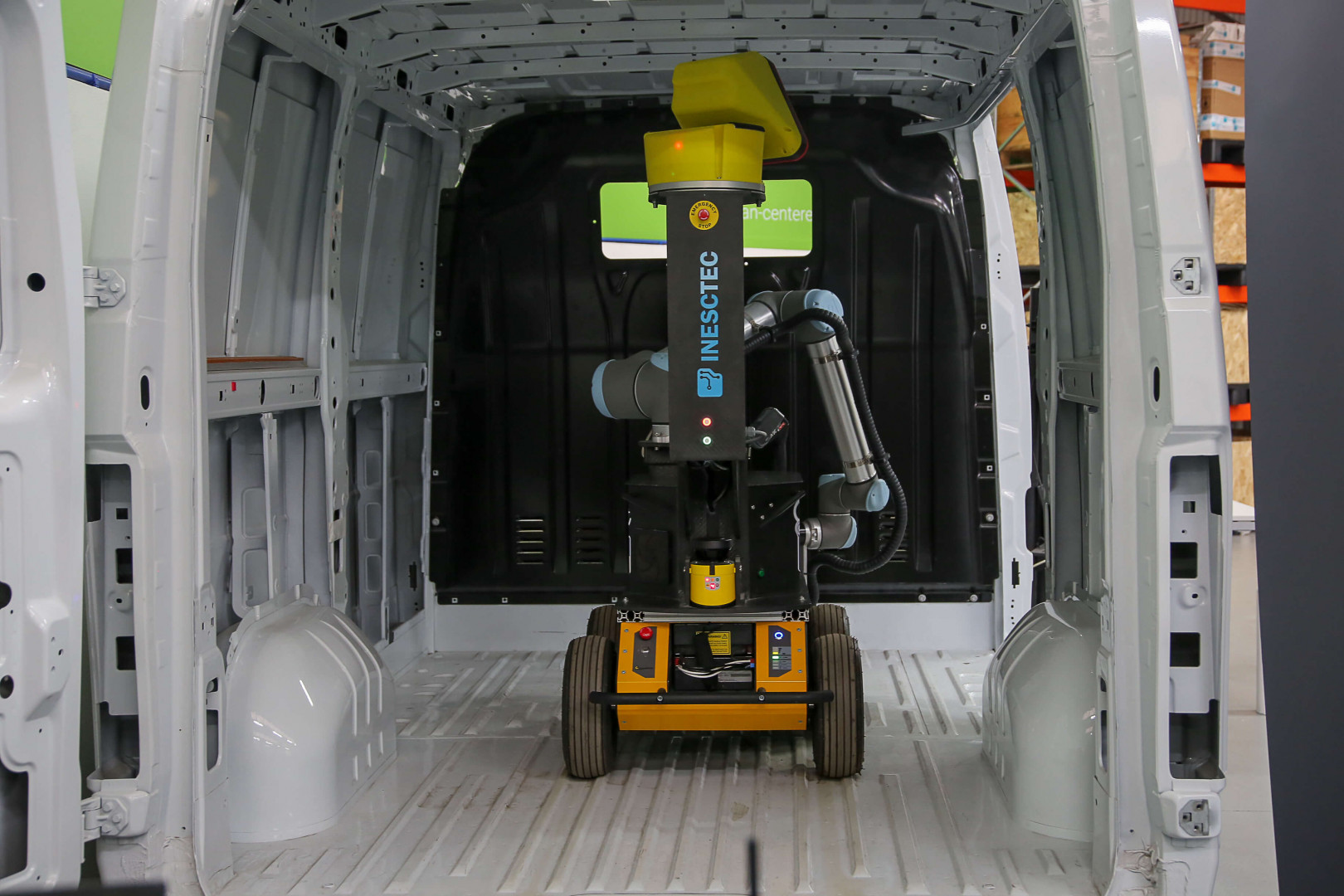 Robot developed for the automotive industry successfully tested - INESC TEC